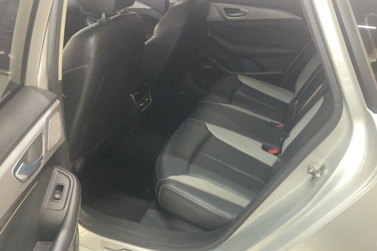 Used Roewe i6 MAX 2020 300TGI Automatic Cool & Stylish Skyroof Edition Interior 1