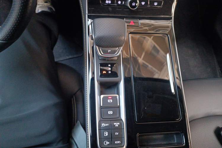 Used Roewe i6 MAX New Energy 2020 1.5T PHEV Sporty Cool Edition Gear Lever