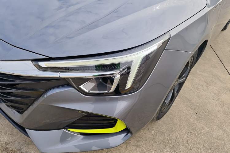 Used Roewe i6 MAX New Energy 2020 1.5T PHEV Sporty Cool Edition Exterior 6