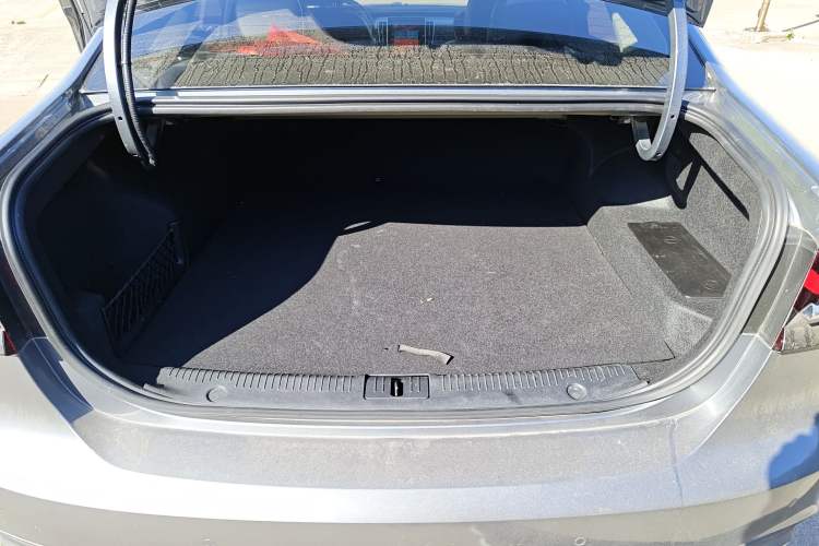 Used Roewe i6 MAX New Energy 2020 1.5T PHEV Sporty Cool Edition Trunk