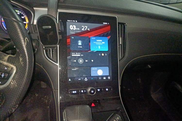 Used Roewe i6 MAX New Energy 2020 1.5T PHEV Sporty Cool Edition Audio And AC Panel