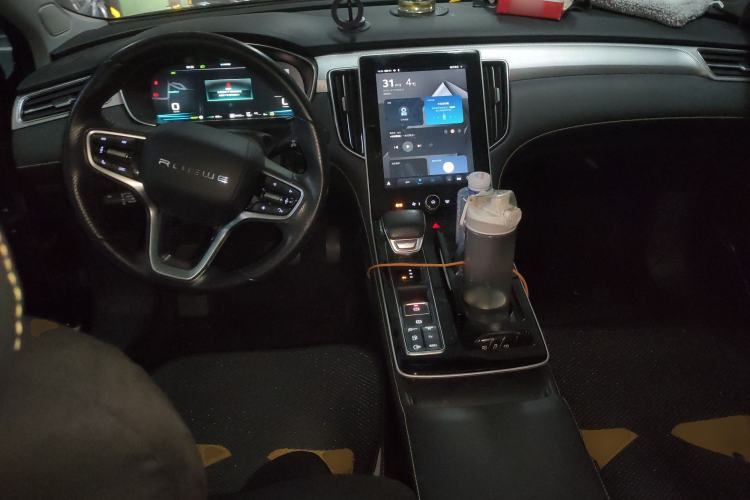 Used Roewe i6 MAX New Energy 2020 1.5T PHEV Cool & Stylish Skyroof Edition Center Console