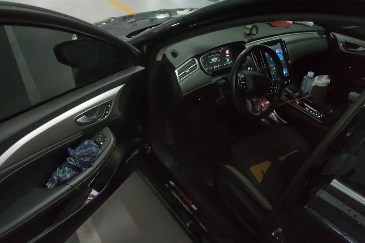 Used Roewe i6 MAX New Energy 2020 1.5T PHEV Cool & Stylish Skyroof Edition Driver Seat