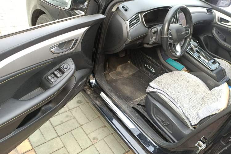 Used Roewe i6 MAX New Energy 2020 1.5T PHEV Cool & Stylish Skyroof Edition Driver Seat