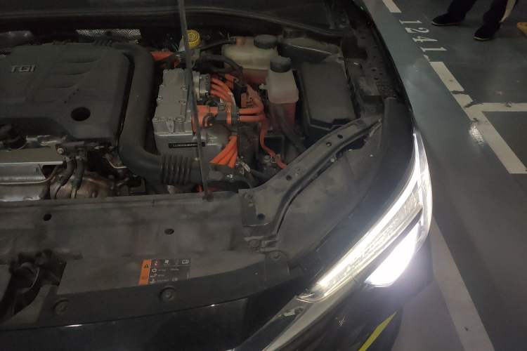 Used Roewe i6 MAX New Energy 2020 1.5T PHEV Cool & Stylish Skyroof Edition Engine Bay Left