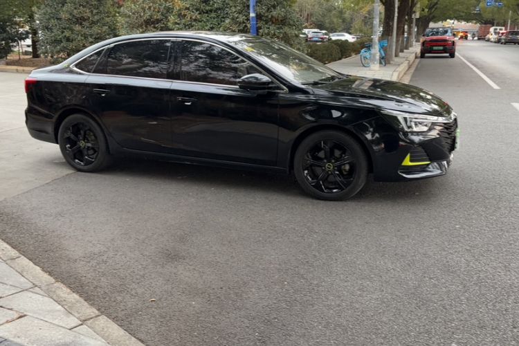 Used Roewe i6 MAX New Energy 2020 1.5T PHEV Cool & Spacious Skyroof Intelligent Drive Supreme Edition Exterior 4