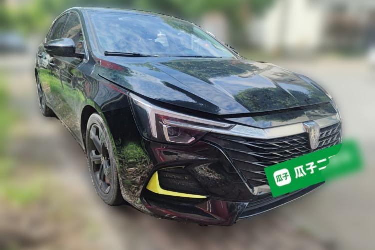 Used Roewe i6 MAX New Energy 2020 1.5T PHEV Cool & Stylish Skyroof Edition Front Right 45 Deg
