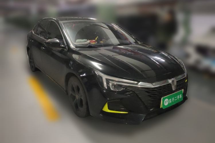 Used Roewe i6 MAX New Energy 2020 1.5T PHEV Cool & Stylish Skyroof Edition Front Right 45 Deg