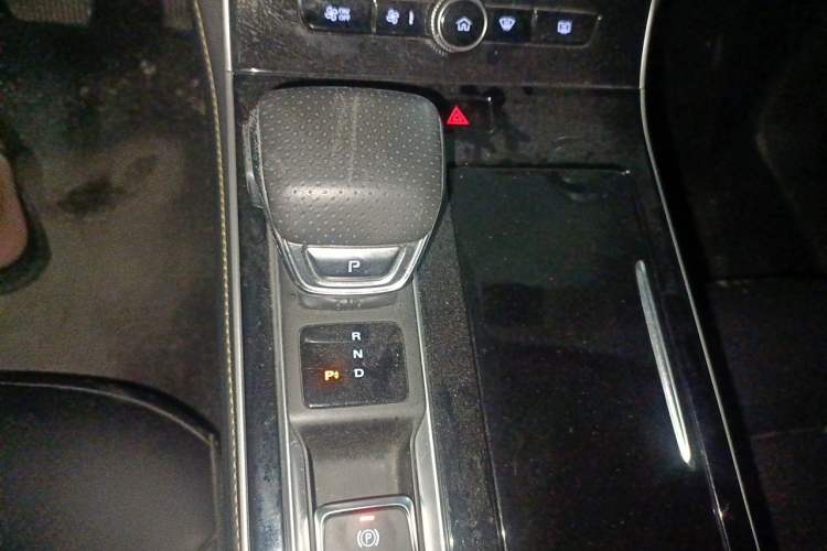 Used Roewe i6 MAX New Energy 2020 1.5T PHEV Sporty Cool Edition Gear Lever
