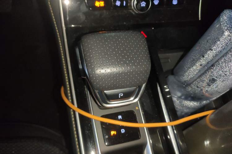 Used Roewe i6 MAX New Energy 2020 1.5T PHEV Cool & Stylish Skyroof Edition Gear Lever