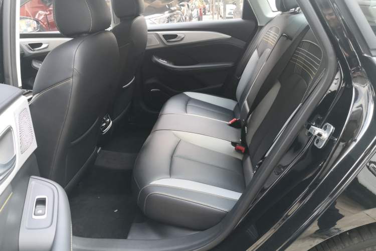 Used Roewe i6 MAX New Energy 2020 1.5T PHEV Cool & Spacious Skyroof Intelligent Drive Supreme Edition Left Rear Seat