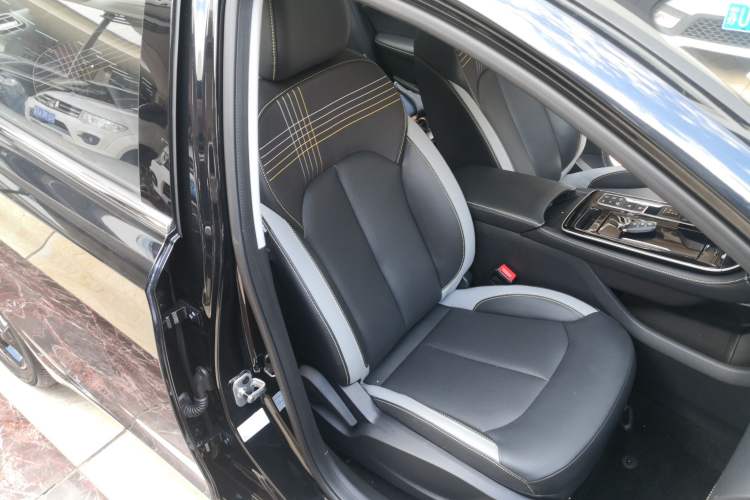 Used Roewe i6 MAX New Energy 2020 1.5T PHEV Cool & Spacious Skyroof Intelligent Drive Supreme Edition Right Front Seat