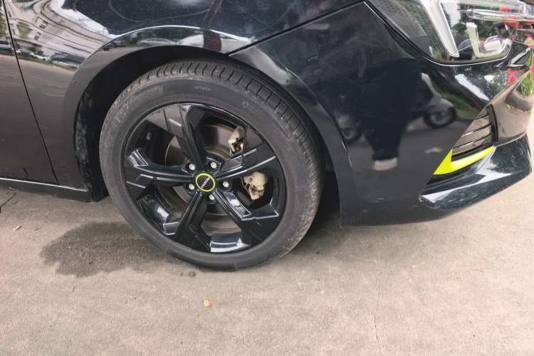 Used Roewe i6 MAX New Energy 2020 1.5T PHEV Sporty Cool Edition Right Front Wheel Hub
