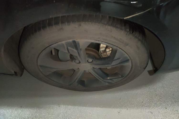 Used Roewe i6 MAX New Energy 2020 1.5T PHEV Cool & Stylish Skyroof Edition Right Front Wheel Hub