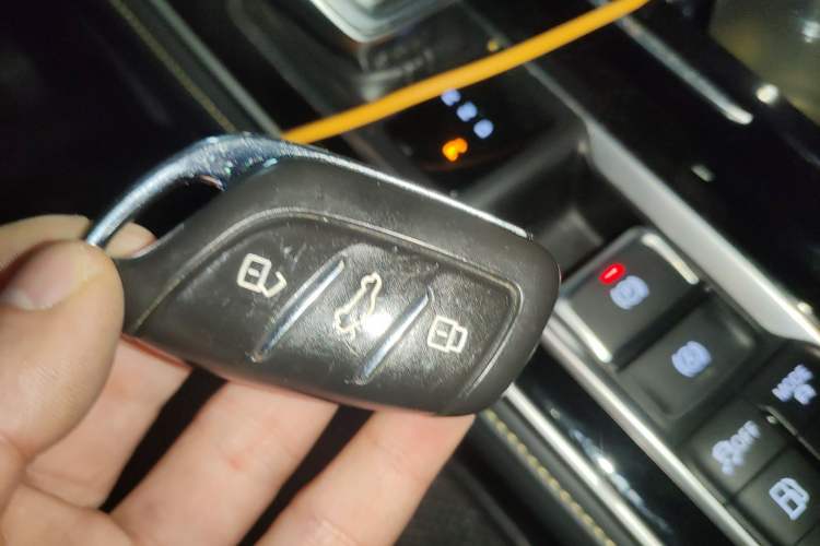 Used Roewe i6 MAX New Energy 2020 1.5T PHEV Cool & Stylish Skyroof Edition Vehicle Key
