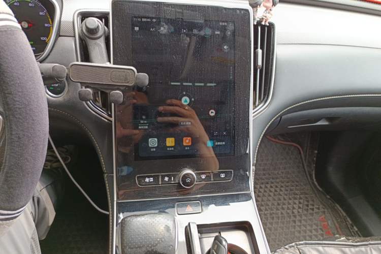 Used Roewe i6 MAX New Energy 2020 1.5T PHEV Sporty Cool Edition Audio And AC Panel