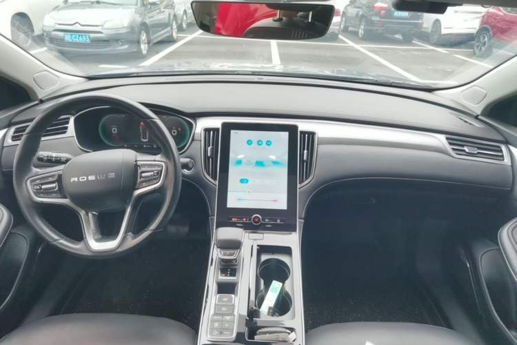 Used Roewe i6 MAX New Energy 2020 1.5T PHEV Cool & Stylish Skyroof Edition Center Console