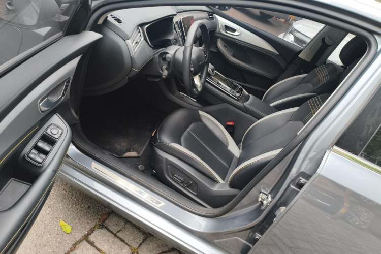 Used Roewe i6 MAX New Energy 2020 1.5T PHEV Cool & Stylish Skyroof Edition Driver Seat