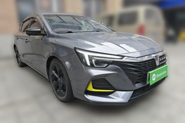 Used Roewe i6 MAX New Energy 2020 1.5T PHEV Cool & Stylish Skyroof Edition Front Right 45 Deg