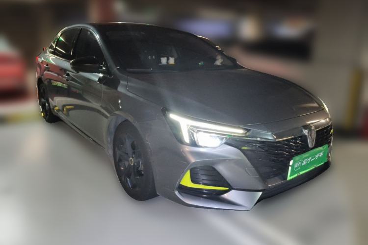 Used Roewe i6 MAX New Energy 2020 1.5T PHEV Cool & Spacious Skyroof Intelligent Drive Supreme Edition Front Right 45 Deg
