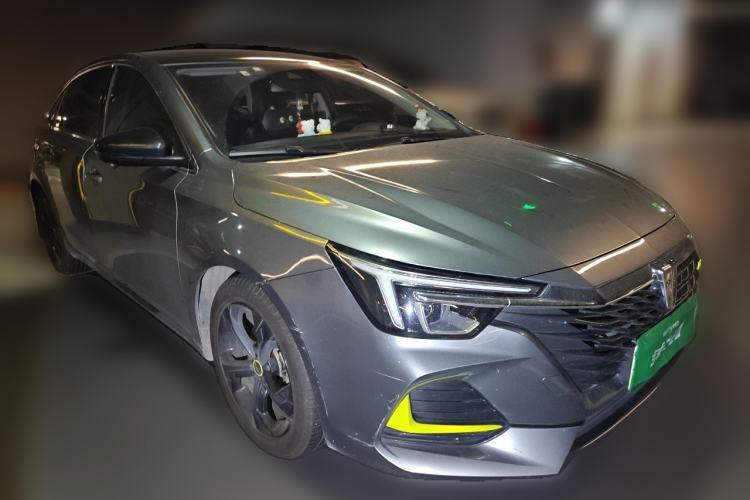 Used Roewe i6 MAX New Energy 2020 1.5T PHEV Cool & Spacious Skyroof Intelligent Drive Supreme Edition Front Right 45 Deg