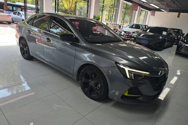 Used Roewe i6 MAX New Energy 2020 1.5T PHEV Sporty Cool Edition Front Right 45 Deg