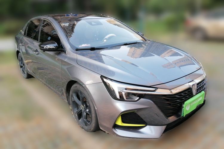 Used Roewe i6 MAX New Energy 2020 1.5T PHEV Cool & Spacious Skyroof Intelligent Drive Supreme Edition Front Right 45 Deg