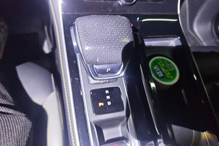 Used Roewe i6 MAX New Energy 2020 1.5T PHEV Cool & Stylish Skyroof Edition Gear Lever