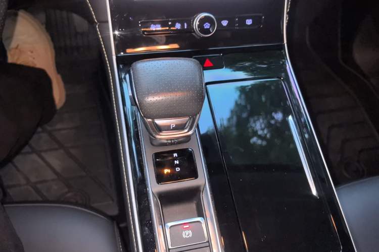 Used Roewe i6 MAX New Energy 2020 1.5T PHEV Sporty Cool Edition Gear Lever