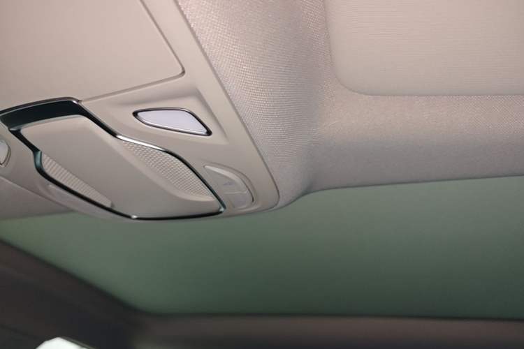 Used Roewe i6 MAX New Energy 2020 1.5T PHEV Cool & Stylish Skyroof Edition Headliner