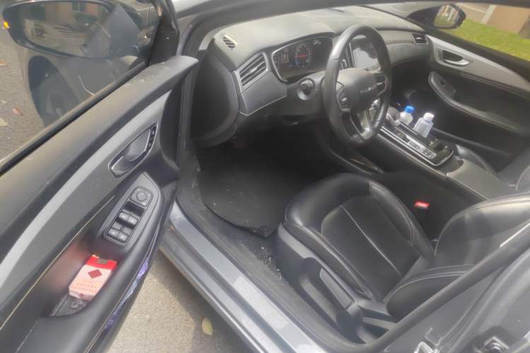 Used Roewe i6 MAX New Energy 2020 1.5T PHEV Sporty Cool Edition Interior 3
