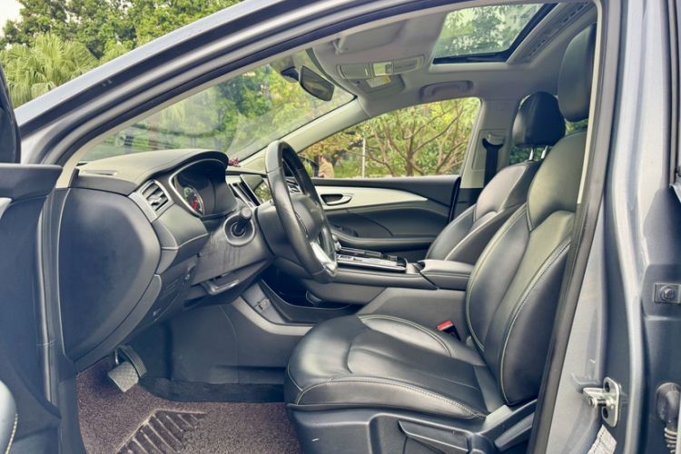 Used Roewe i6 MAX New Energy 2020 1.5T PHEV Sporty Cool Edition Interior 9