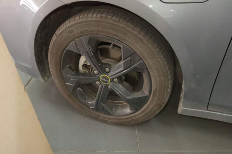 Used Roewe i6 MAX New Energy 2020 1.5T PHEV Cool & Stylish Skyroof Edition Left Front Wheel Hub