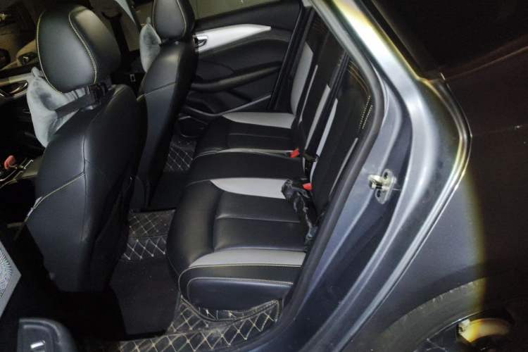 Used Roewe i6 MAX New Energy 2020 1.5T PHEV Cool & Spacious Skyroof Intelligent Drive Supreme Edition Left Rear Seat