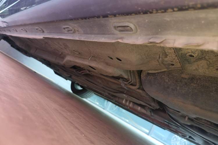 Used Roewe i6 MAX New Energy 2020 1.5T PHEV Cool & Stylish Skyroof Edition Left Side Sill