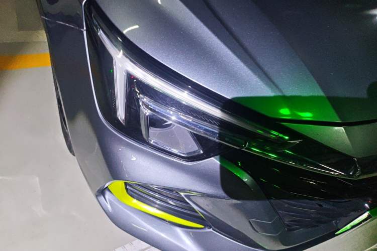 Used Roewe i6 MAX New Energy 2020 1.5T PHEV Cool & Stylish Skyroof Edition Right Front Headlight