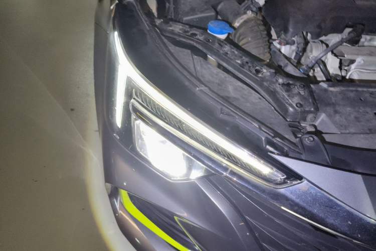 Used Roewe i6 MAX New Energy 2020 1.5T PHEV Cool & Spacious Skyroof Intelligent Drive Supreme Edition Right Front Headlight