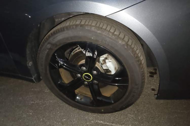 Used Roewe i6 MAX New Energy 2020 1.5T PHEV Sporty Cool Edition Right Front Wheel Hub
