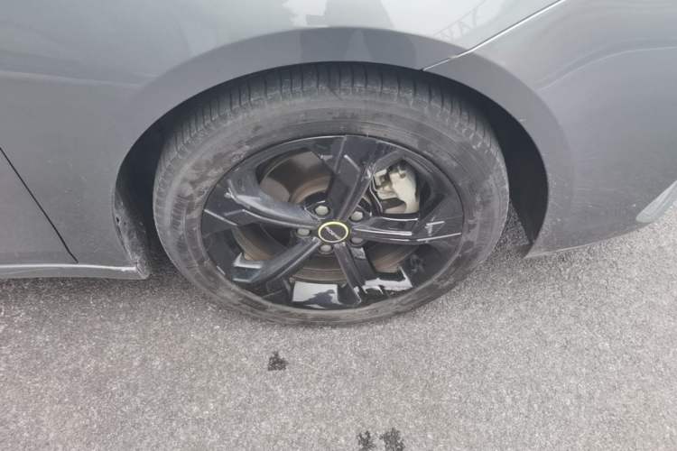 Used Roewe i6 MAX New Energy 2020 1.5T PHEV Cool & Stylish Skyroof Edition Right Front Wheel Hub