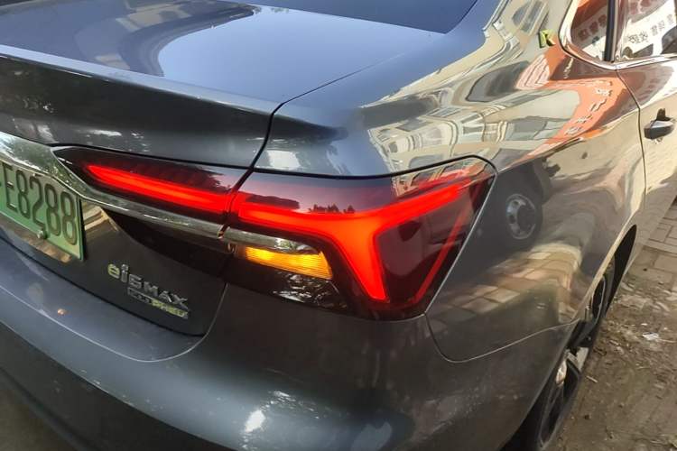Used Roewe i6 MAX New Energy 2020 1.5T PHEV Cool & Stylish Skyroof Edition Right Rear Taillight