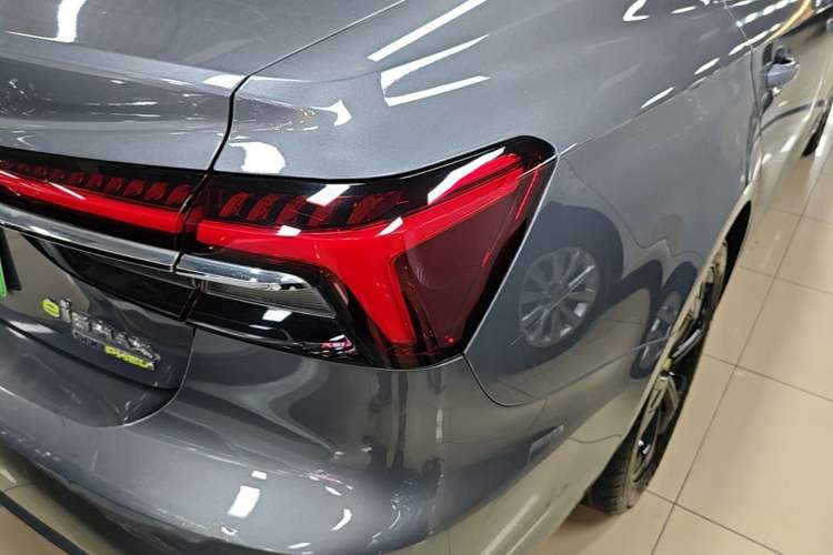 Used Roewe i6 MAX New Energy 2020 1.5T PHEV Sporty Cool Edition Right Rear Taillight