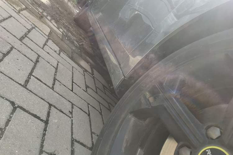 Used Roewe i6 MAX New Energy 2020 1.5T PHEV Cool & Stylish Skyroof Edition Right Side Sill