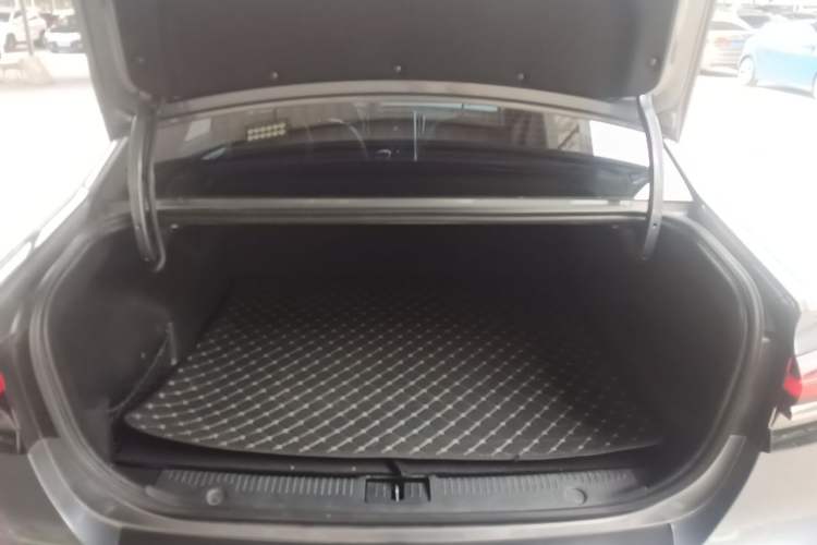 Used Roewe i6 MAX New Energy 2020 1.5T PHEV Sporty Cool Edition Trunk