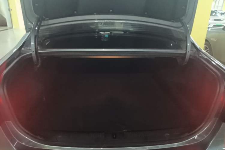 Used Roewe i6 MAX New Energy 2020 1.5T PHEV Sporty Cool Edition Trunk