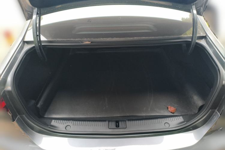 Used Roewe i6 MAX New Energy 2020 1.5T PHEV Cool & Stylish Skyroof Edition Trunk