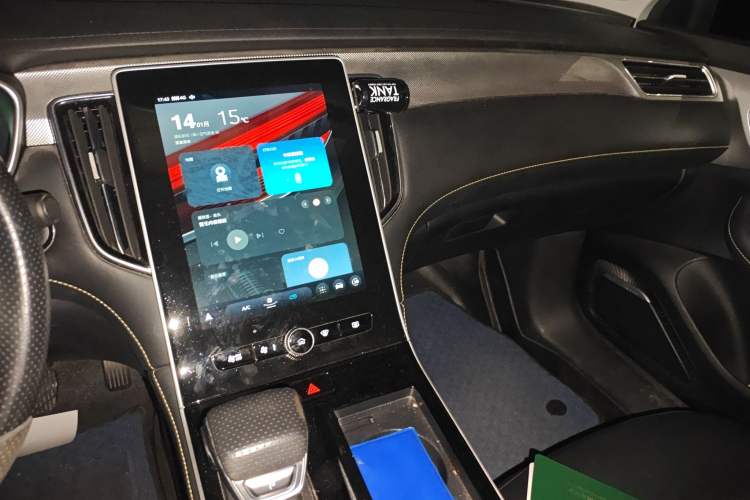 Used Roewe i6 MAX New Energy 2020 1.5T PHEV Cool & Stylish Skyroof Edition Audio And AC Panel