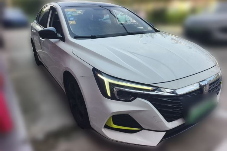 Used Roewe i6 MAX New Energy 2020 1.5T PHEV Cool & Stylish Skyroof Edition Front Right 45 Deg