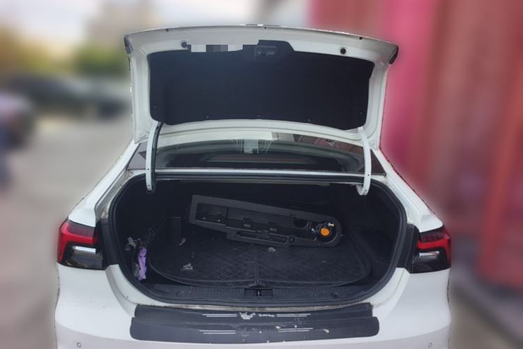 Used Roewe i6 MAX New Energy 2020 1.5T PHEV Cool & Stylish Skyroof Edition Trunk