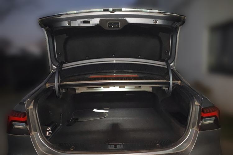 Used Roewe i6 MAX New Energy 2020 1.5T PHEV Cool & Stylish Skyroof Edition Trunk