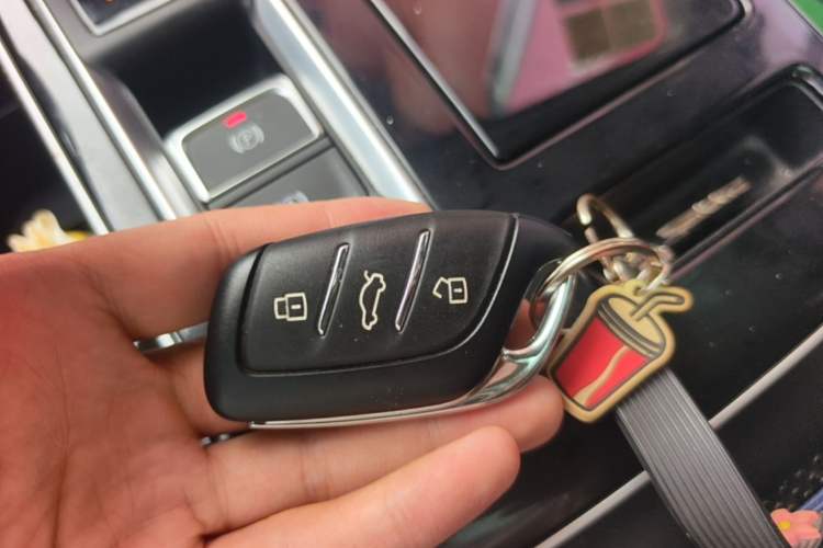 Used Roewe i6 MAX New Energy 2020 1.5T PHEV Cool & Stylish Skyroof Edition Vehicle Key